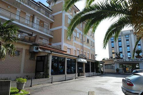 Hotel L'Aquila Pomezia Ngoại thất bức ảnh